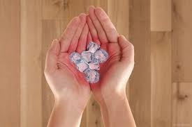 هل من الآمن استخدام الثلج لعلاج الحروق؟