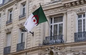 الجزائر تطرد مزيداً من موظفي السفارة الفرنسية... وباريس سترد «بشكل فوري»