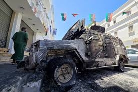 معارك طاحنة في العاصمة الليبية... وفرار سجناء