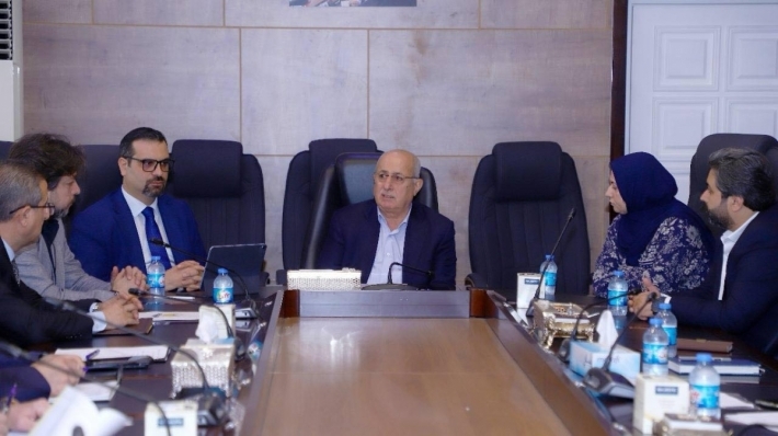 مالية كوردستان: صرف رواتب خمسة أشهر لألفي موظف محالّ إلى التقاعد