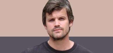 پڕۆفیسۆر ستیڤن ڕۆچا  ئوستادی پەیوەندییە نێودەوڵەتییەكان لە زانكۆی باشووری فلۆریدا بۆ گوڵان:     بەرپرسیاریەتیی ئەخلاقی تەنیا ڕەخنەگرتن نییە، بەڵكو بونیادنان و بیركردنەوەیە بۆ بەدیهێنانی شێوازیكی جیاواز لە شەرعییەت و دادپەروەری