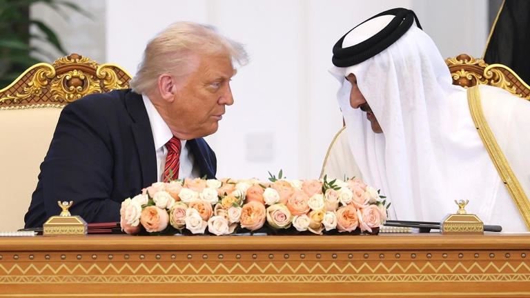 ترامب يتوقع الحصول على 4 تريليونات دولار من جولته الخليجية