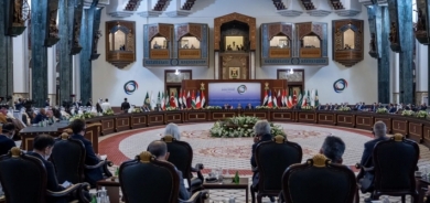 Mamosteyekî Zanîngehê: Nabe tu xelkê welatê xwe birsî bikî û pare bo welatên din bişînî