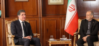 نيجيرفان بارزاني وبزيشكيان يؤكدان على تعزيز العلاقات وتوسيع التعاون المشترك