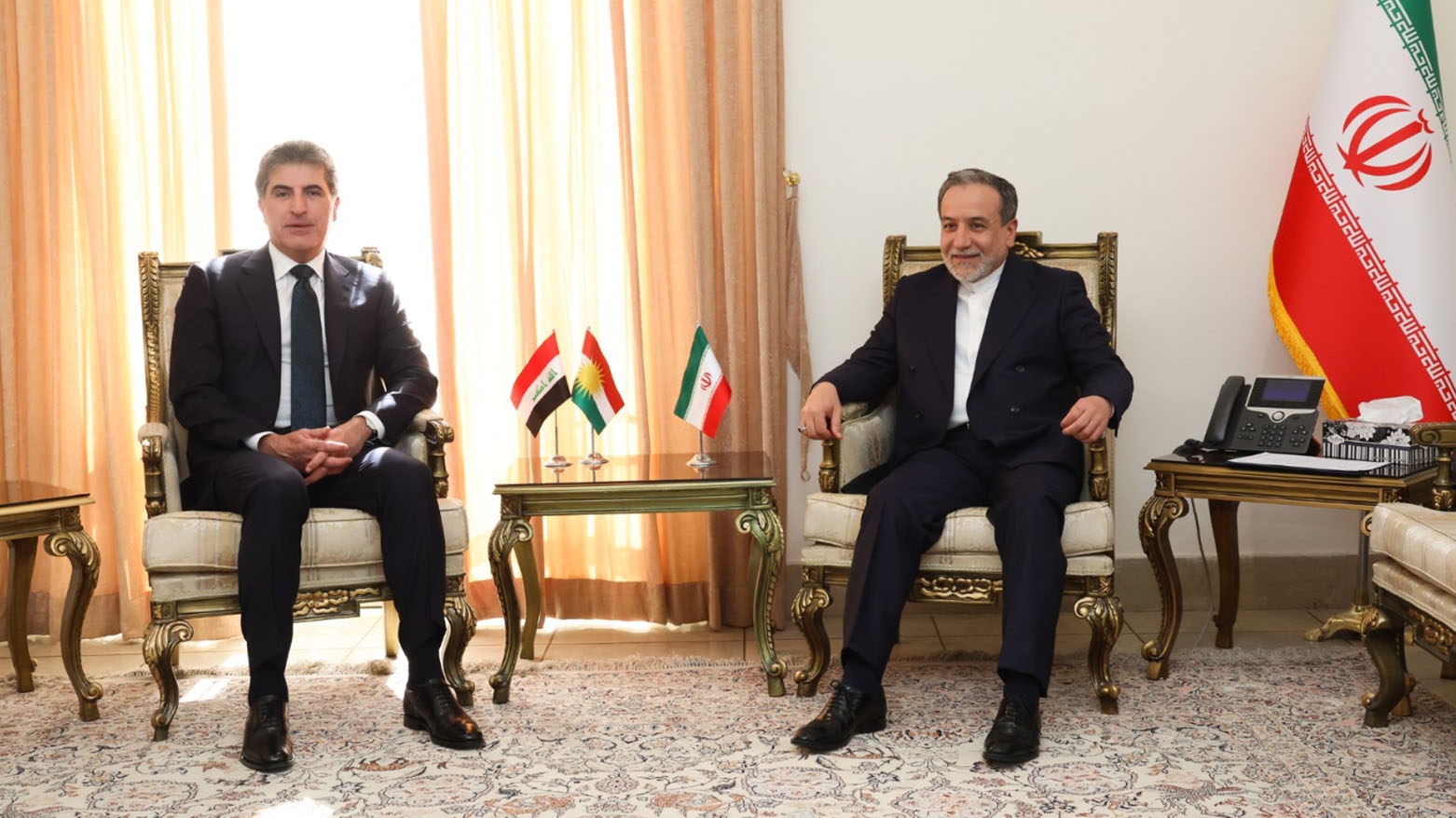 نيجيرفان بارزاني يجري محادثات مع عراقچي في طهران