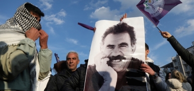 أول رسالة من أوجلان بعد إعلان حل العُمّاليين