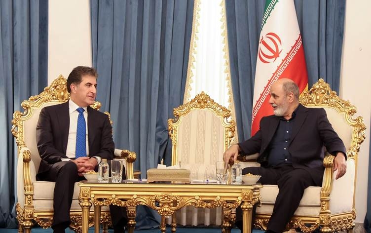 نيجيرفان بارزاني وأمين المجلس الأعلى للأمن القومي الإيراني يبحثان تطورات الأوضاع في الشرق الاوسط