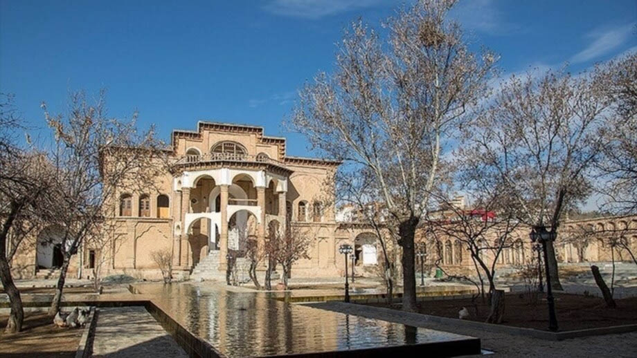 وفد من حكومة إقليم كوردستان يزور سنندج لتعزيز العلاقات مع إيران