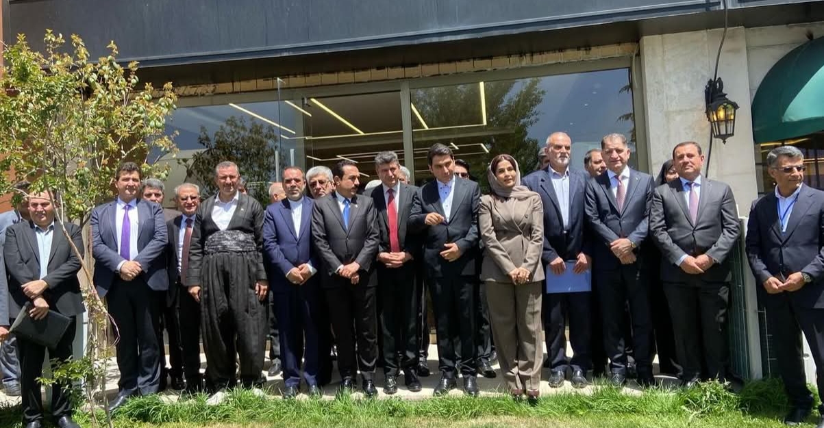 وصول رؤساء الحكومات المحلية في اقليم كوردستان  الى إيران لحضور منتدى سنندج