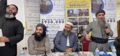 Li Brîtanyayê bi sed hezaran paund ê ji bo avakirina mizgeftan hatine komkirin hat dizîn, mela û waîz hevdu tawanbar dikin.