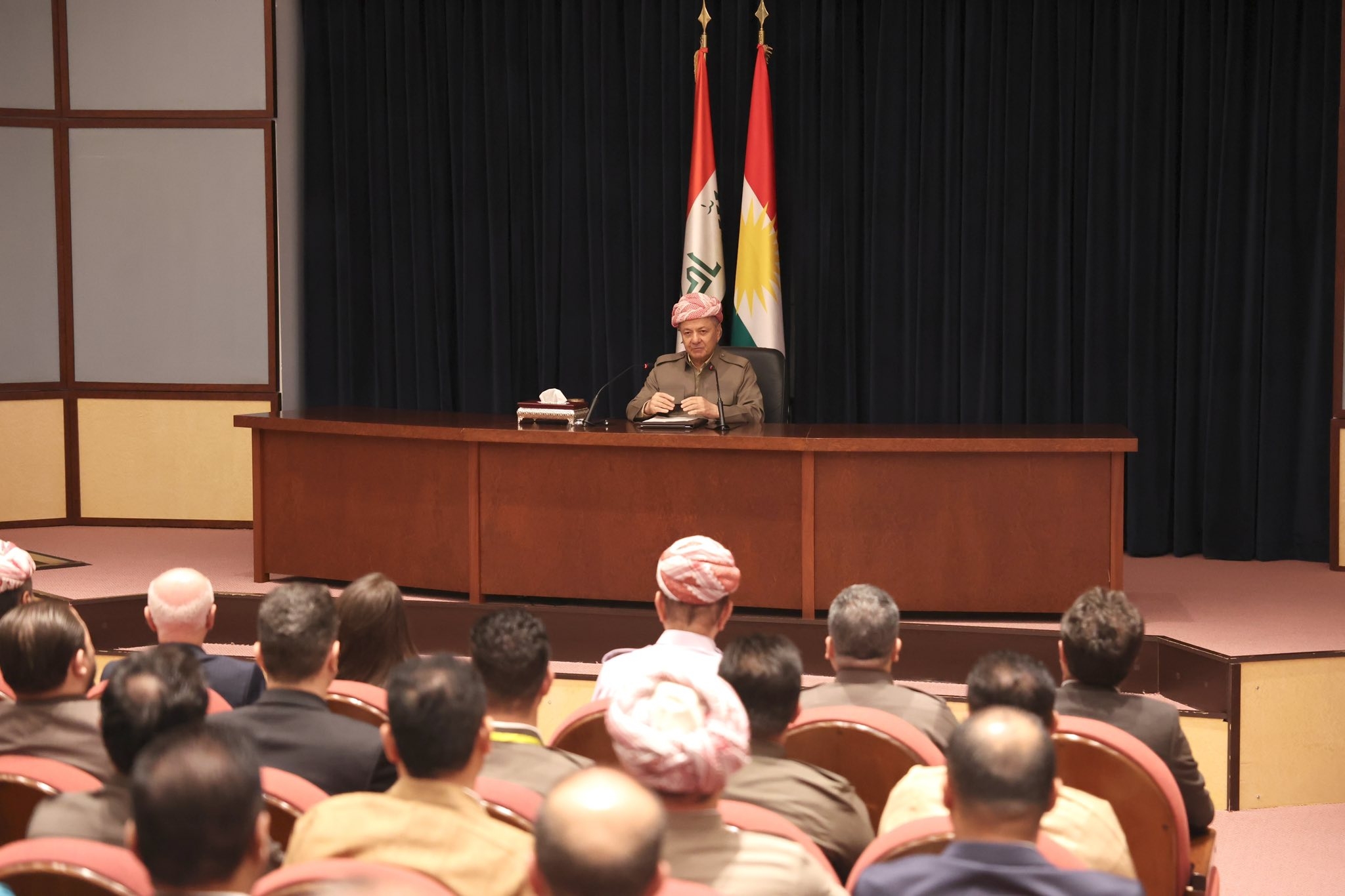 سەرۆک بارزانی لەگەڵ بەشداربووانی خولی بیستەمی پەیمانگای پێگەیاندنی کادیرانی پارتی دیموکراتی کوردستان کۆبوویەوە