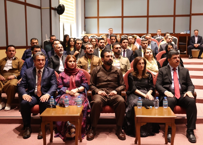 سەرۆک بارزانی لەگەڵ بەشداربووانی خولی بیستەمی پەیمانگای پێگەیاندنی کادیرانی پارتی دیموکراتی کوردستان کۆبوویەوە