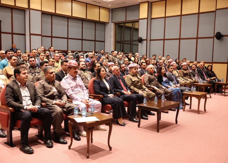 سەرۆک بارزانی لەگەڵ بەشداربووانی خولی بیستەمی پەیمانگای پێگەیاندنی کادیرانی پارتی دیموکراتی کوردستان کۆبوویەوە