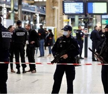 لە وێستگەی شەمەندەفەری ناوەندی هامبۆرگ ١٧ کەس بە چەقۆ بریندار بوون