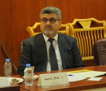 د.جەلال ئەحمەد ئەندامی بازنەی گفتوگۆ:     كشتوكاڵ جگە لە ڕۆڵ و پێگەی لە ژێرخانی كۆمەڵگە، فۆڕمەلەكاریی سەرخان و چۆنێتی تێهزرین و شێوازە ژیانی مرۆڤەكانیشە