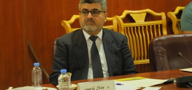 د.جەلال ئەحمەد ئەندامی بازنەی گفتوگۆ:     كشتوكاڵ جگە لە ڕۆڵ و پێگەی لە ژێرخانی كۆمەڵگە، فۆڕمەلەكاریی سەرخان و چۆنێتی تێهزرین و شێوازە ژیانی مرۆڤەكانیشە