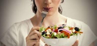 3 نصائح لتناول الطعام ببطء... والسيطرة على وزنك