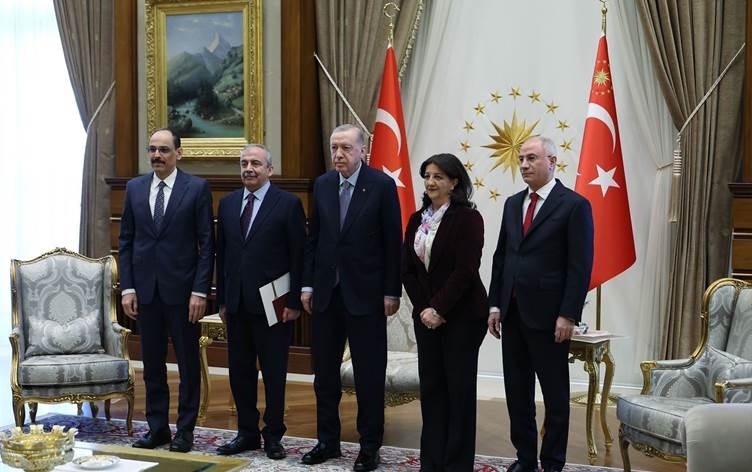 PÊVAJO - Kurd li hêviya gavên dewletê ne