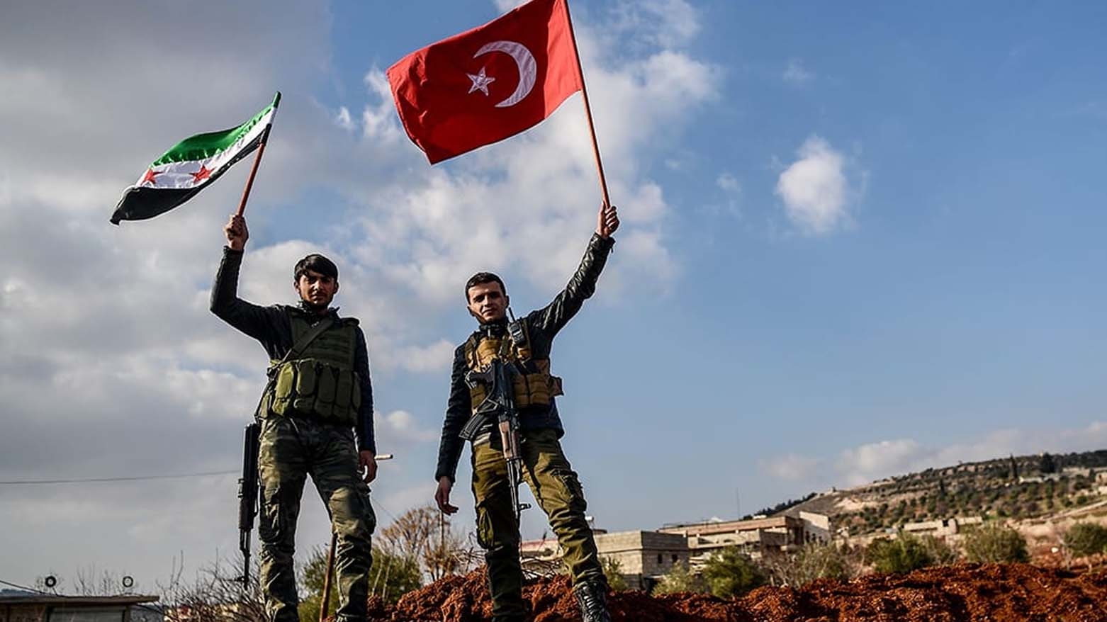 Medyaya Tirkiyeyê: Enqere bingehên asmanî û deryayî li Sûriyeyê vedike