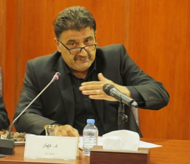 د.دیار نافع  سەرۆكی سەندیكای ئەندازیارانی كشتوكاڵیی هەرێمی كوردستان:     پێشكەوتنی كەرتی كشتوكاڵ بەندە بە پێشكەوتنی زانستی كشتوكاڵەوە، بەڵام هیچ كاتێك لە هەرێمدا ئەندازیاری كشتوكاڵ هەستی نەكردووە ئەندازیارە