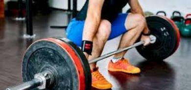 أقل مما تظن... دراسة جديدة تحدد كم نحتاج أسبوعياً لممارسة تمارين القوة