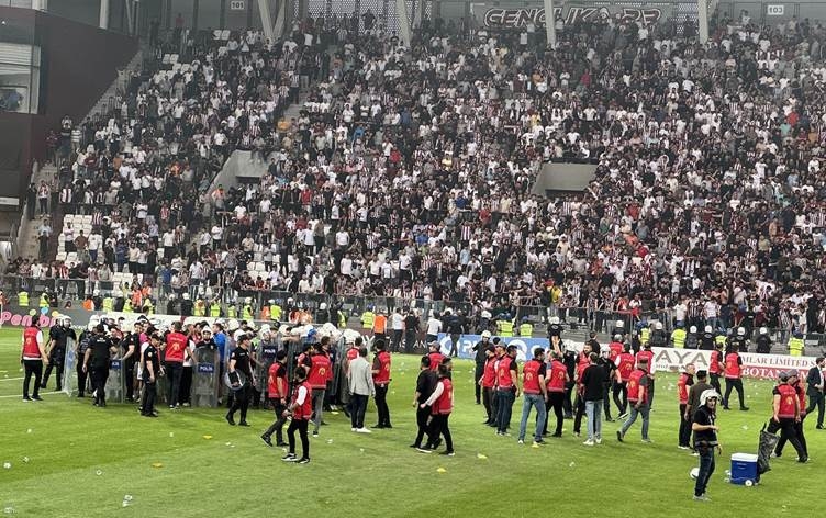 Maça Elazigspor û Vansporê: Doh li Xarpêtê çi qewimî?