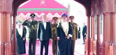 «الوساطة النووية» تهيمن على زيارة رئيس إيران إلى عُمان