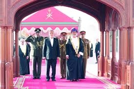 «الوساطة النووية» تهيمن على زيارة رئيس إيران إلى عُمان