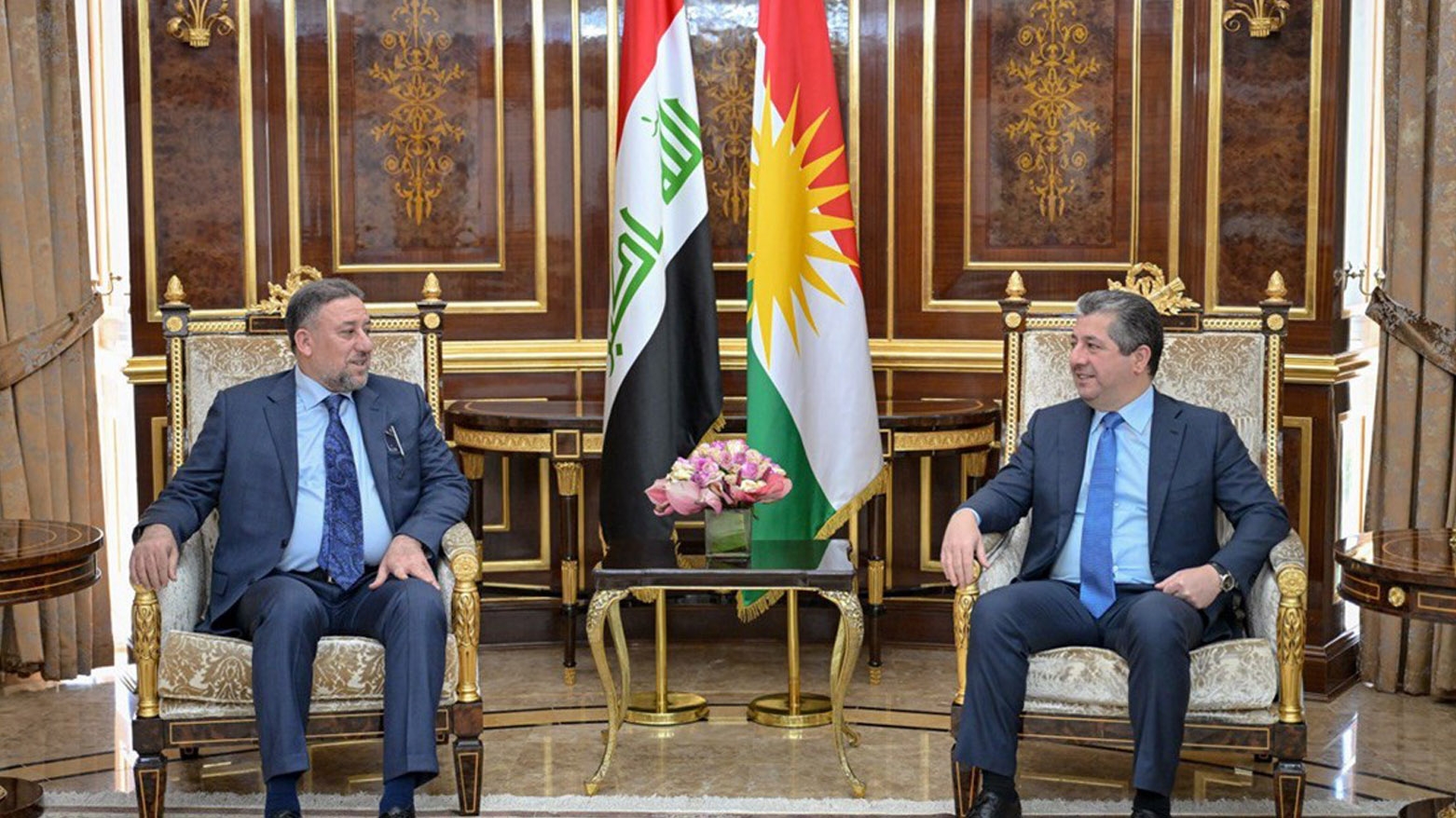 مسرور بارزاني والخنجر يؤكدان أهمية احترام النظام الاتحادي في العراق والكيان الدستوري لإقليم كوردستان