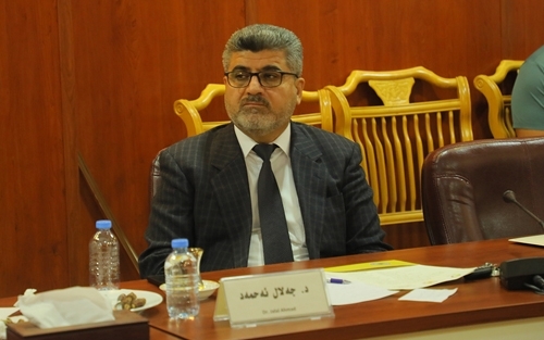 l Ehmed, endamê Xeleka Diyalogê: Çandinî, ji bilî rol û      pêgeha xwe ya di binesaziya civakê de, şêwazkarê seresaziyê û awayê têgihîştin û şêwazên jiyana mirovan e jî.