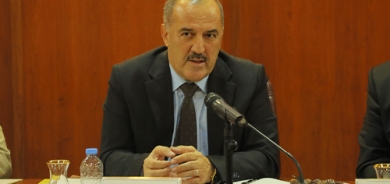 نەوزاد شێخ كامیل  بەڕێوەبەری گشتیی بازرگانی لە وەزارەتی بازرگانی و پیشەسازی:     بۆ ئەوەی ئاسایشی خۆراك  لە هەرێم پارێزراو بێت پێویستە توانای سایلۆكانمان  بۆ هەڵگرتنی گەنم بگەیەنینە 800-850 هەزار تۆن گەنم