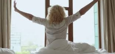 لماذا نستيقظ مبكراً كلما تقدمنا في السن؟