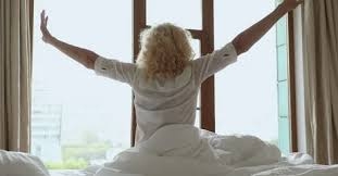 لماذا نستيقظ مبكراً كلما تقدمنا في السن؟