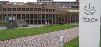 26 koçberên Kurd giliyê Hikûmeta Letonyayê kir