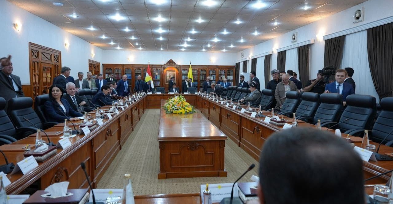 الأحزاب الكوردستانية تعد ايقاف رواتب الاقليم 