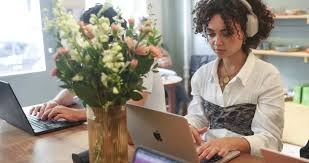 خاصة بعد الاستيقاظ مباشرة... 6 عادات يجب عليك الابتعاد عنها صباحاً