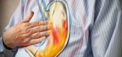 لماذا تزداد حرقة المعدة مع التقدم في السن... وكيف نعالجها؟