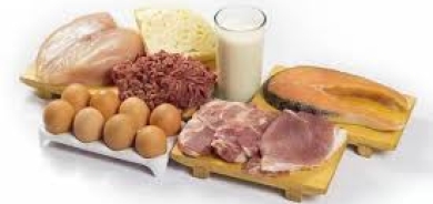 ماذا يعني وجود عكارة في البول؟ وما علاقة تناول البروتين بذلك؟