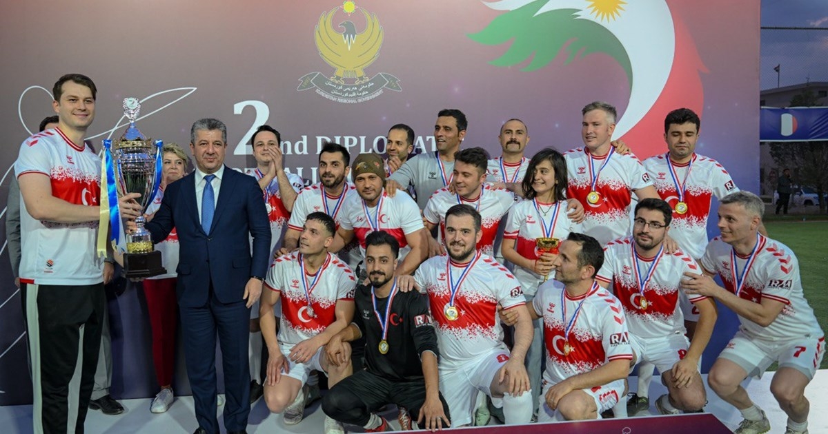 بحضور رئيس الحكومة.. اختتام المباراة النهائية للبطولة الدبلوماسية لكرة القدم في إقليم كوردستان