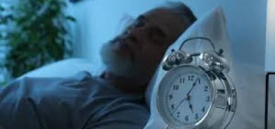 مع التقدم في العمر... كيف نحصل على 8 ساعات نوم متواصلة؟