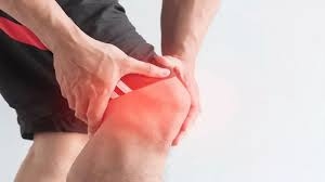 الطريق لعلاج أوجاع الركبة قد يبدأ من الأذن
