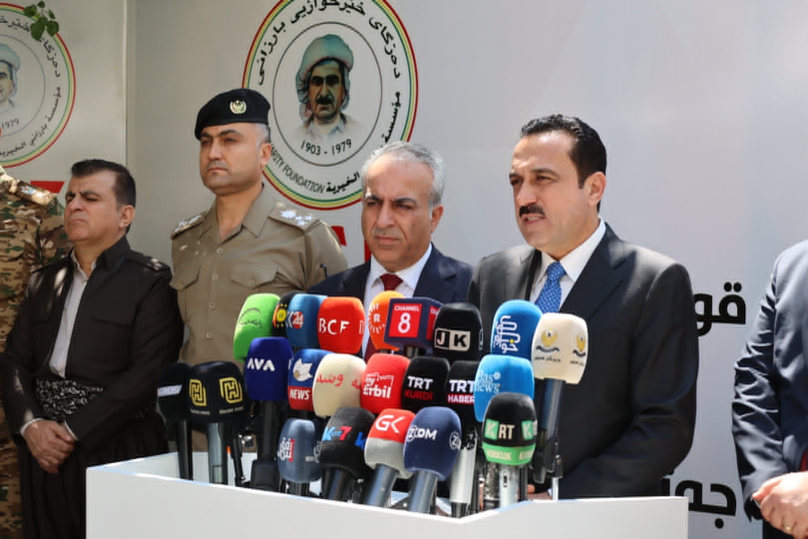 دەزگای خێرخوازیی بارزانی هاوكات لەگەڵ ڕاگەیاندنی پڕۆژەی هاوكارییەكانی جەژنی قوربان.. لە کۆنفڕانسی مافی مرۆڤ لە(جنێف)یش باسی بڕینی مووچەی فەرمانبەرانی كوردستان دەكات