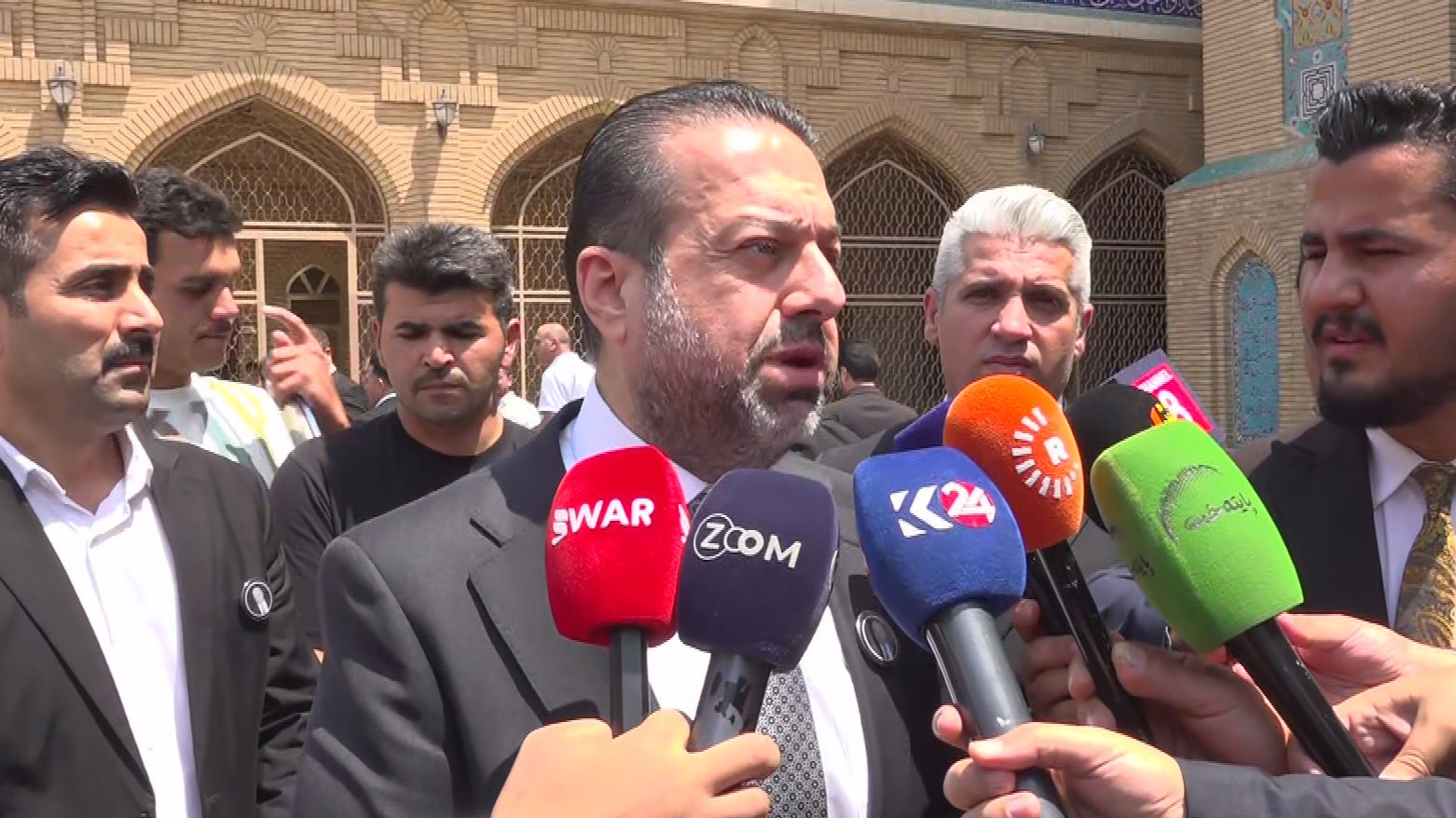 ريباز حملان: أربيل وبغداد تنتظران أمراً ولائياً لحل مشكلة رواتب موظفي إقليم كوردستان