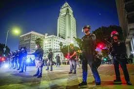 شبح الاحتجاجات يعم مدناً أميركية جديدة