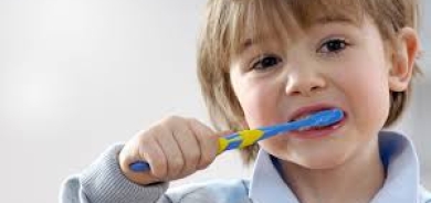 طرق بسيطة وفعّالة لوقف تسوس أسنان الأطفال