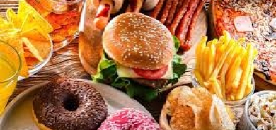 نتناولها يومياً... 6 أطعمة تُغذّي السرطان في صمت