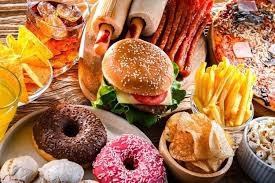 نتناولها يومياً... 6 أطعمة تُغذّي السرطان في صمت