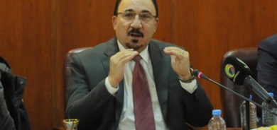 موخەلەد حازم   پسپۆڕ و تایبەتمەند لە كاروباری ئاسایش و ستراتیژی بۆ گوڵان:  دۆسێی مووچەی فەرمانبەرانی هەرێم پەیوەستە بە ژیانی خەڵكەوە و زۆر جار وەك كارتێكی فشاری سیاسی لەلایەن بەغداوە بەكار دەهێنرێت