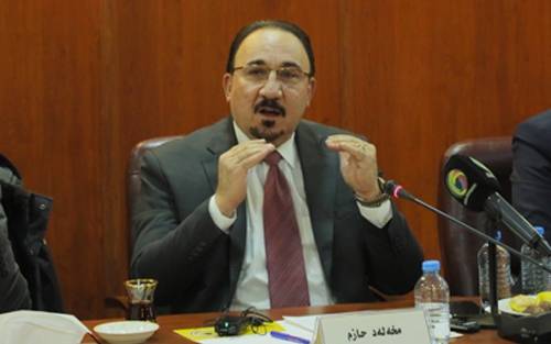 موخەلەد حازم   پسپۆڕ و تایبەتمەند لە كاروباری ئاسایش و ستراتیژی بۆ گوڵان:  دۆسێی مووچەی فەرمانبەرانی هەرێم پەیوەستە بە ژیانی خەڵكەوە و زۆر جار وەك كارتێكی فشاری سیاسی لەلایەن بەغداوە بەكار دەهێنرێت