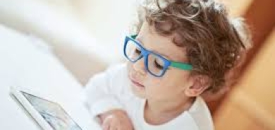 قصر النظر... هل هو ثمن التطور الرقمي الذي يدفعه أطفالنا؟